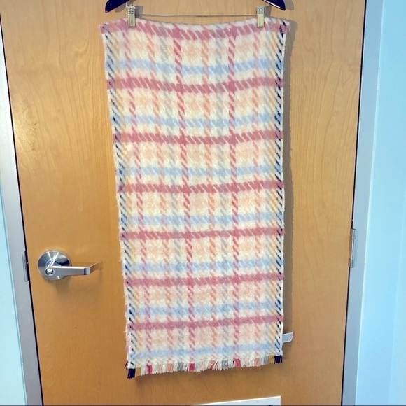 ANTHROPOLOGIE Houndstooth Checkered Pattern Pastel Thick Soft Large  Cozy Scarf - Picture 1 of 4